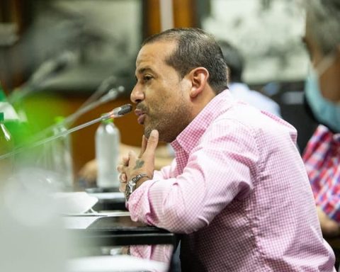 Council of Autonomies: Due to "lack of guarantees", Camacho does not arrive in La Paz;  Maple will not be