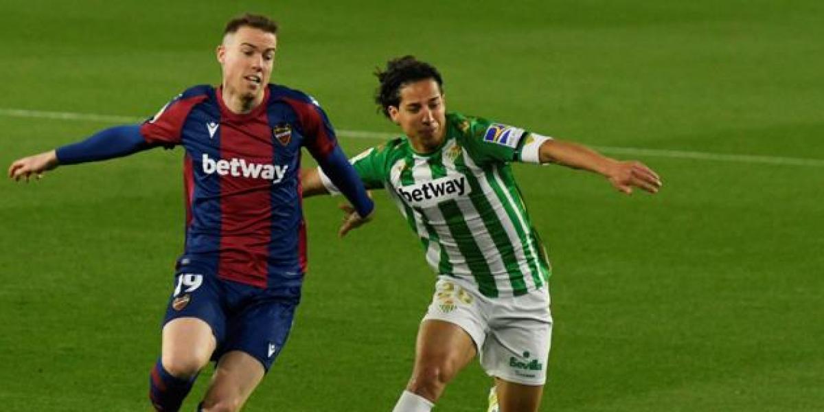 Diego Lainez will not leave Betis in the winter market