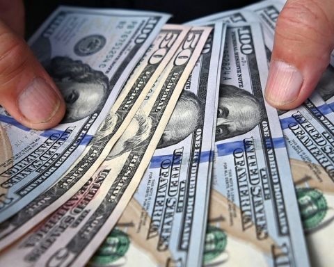 Dollar today: how much the currency is trading at this Saturday, December 4