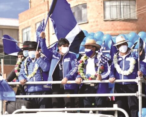 End of term: out of 11 parties, only the MAS has endorsed statutes;  two have observations