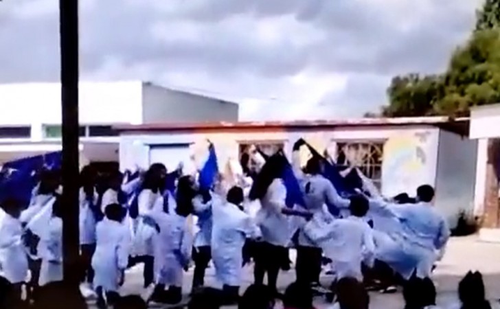 Fake news: Primary school children in Canelones shouting "Long live the Broad Front"?