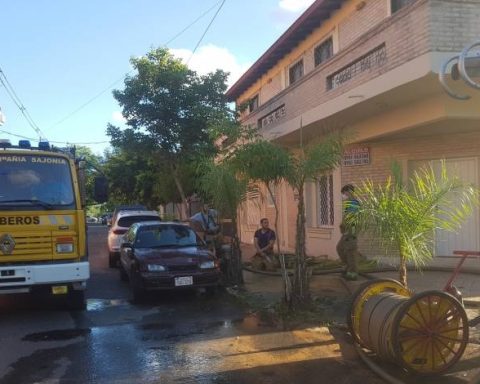 Firefighters report obstruction of hydrant hydrant