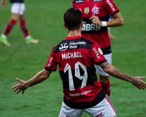 Flamengo beat Ceará and resists handing over the title to Atlético Mineiro