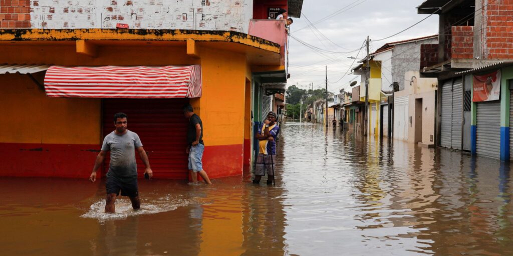 Floods kill 24 people in Bahia
