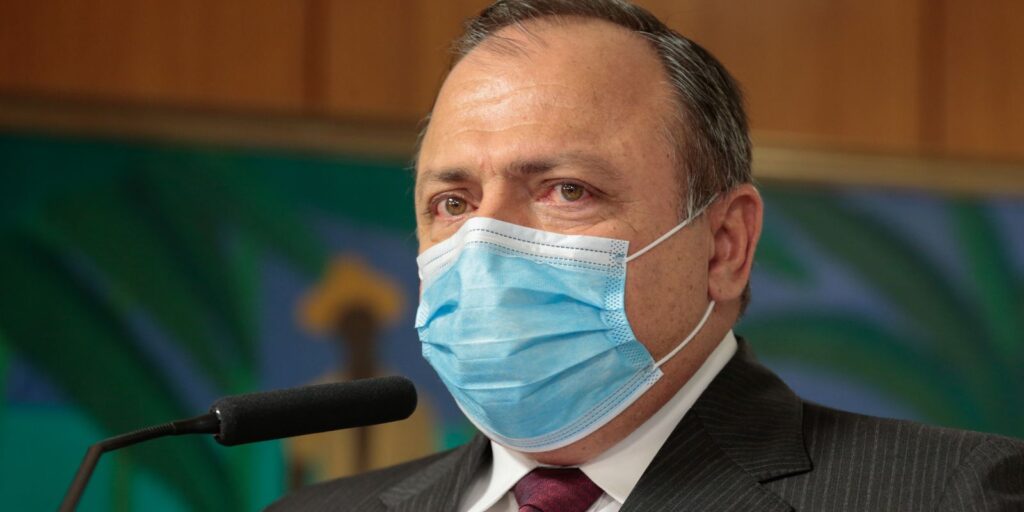 Former Minister Pazuello is hospitalized after a motorcycle accident in Rio