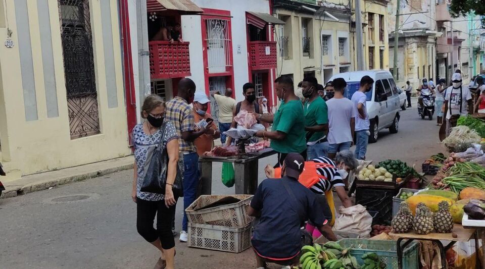 In Cuba, Christmas fairs do not bring sales this year