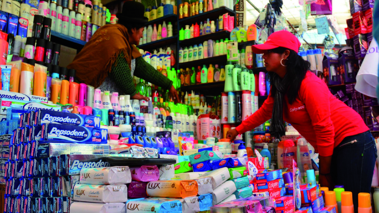 Inflation rises in neighbors, but fixed dollar slows down effect in Bolivia