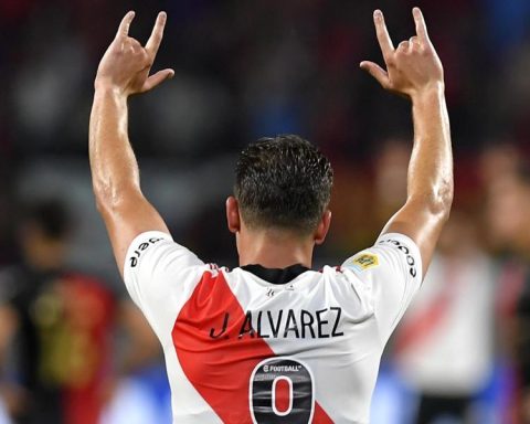 Julián Álvarez leaves the door open to a River exit