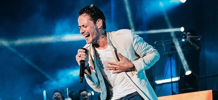 Marc Anthony generates controversy for moving his jaw in an uncontrolled way at a concert