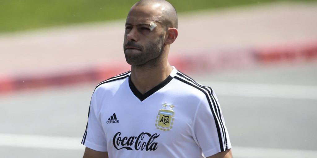 Mascherano, on the U-20 bench