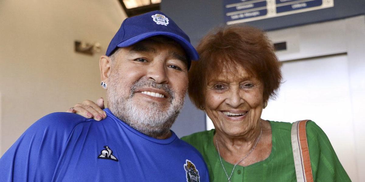 Mothers of Plaza de Mayo denounce the theft of shirts signed by Maradona