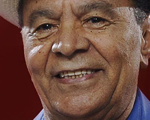 Mundo do samba participates in the wake of the honorary president of Portela