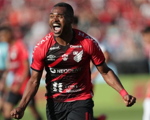 Paranaense, champion of the South American, moves away from relegation in Brazil