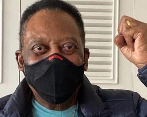 Pele returns to the hospital