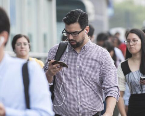 Peruvians traveling to Bolivia, Colombia and Ecuador will be able to use their postpaid line without paying for international roaming