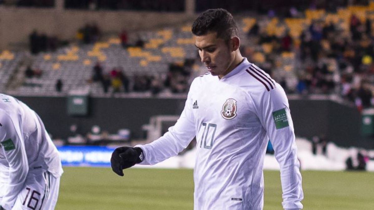 El centrocampista Orbelín Pineda, durante un partido con la selección de México.