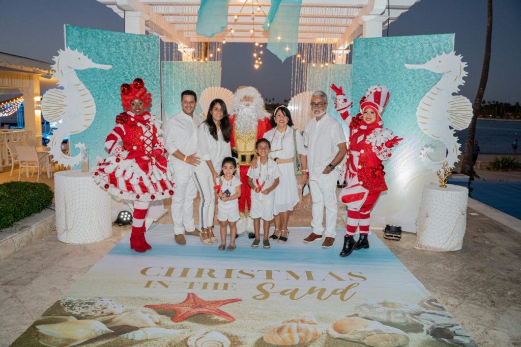 Playa Nueva Romana festeja su fiesta “Christmas in the sand” en el Beach Club