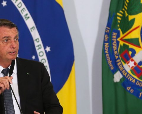 President regulates gas aid and Programa Alimenta Brasil