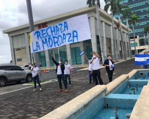 leyes punitivas contra opositores, protesta contra ley mordaza