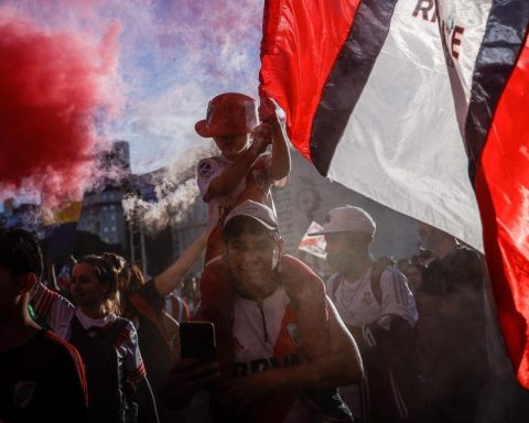 River celebrates the eternal Bernabéu Cup with its fans