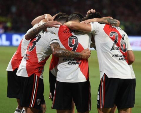 River wins the Champions Trophy after beating Colón