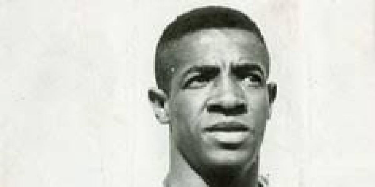 Santos idol who played with Pelé dies