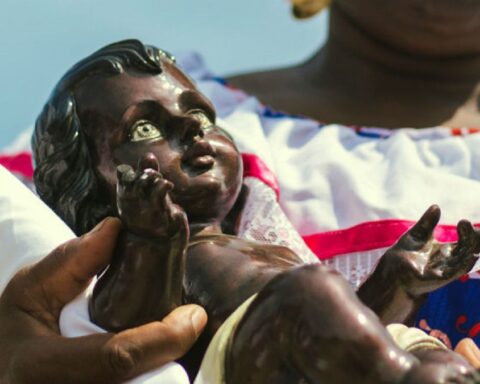 El pueblo que celebra la Navidad en febrero y con un Niño Dios negro.