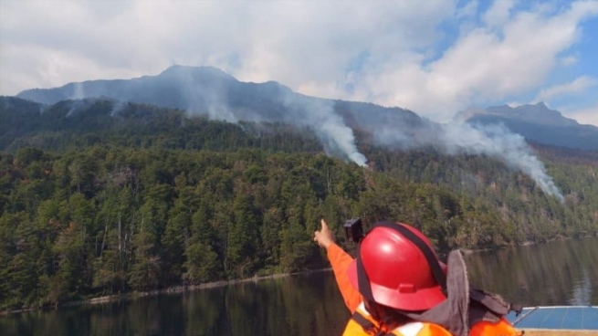 They continue to fight forest fires in Patagonia and the Nation sends more resources