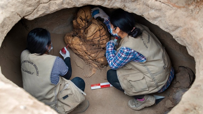 They found a pre-Inca mummy in Peru tied with ropes