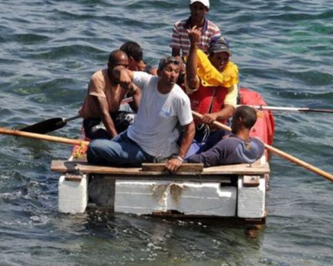 Two Cubans die after the ship with which they tried to leave the Island was shipwrecked