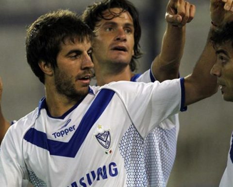 Vélez ties with Patronato in the farewell of 'Ricky' Álvarez