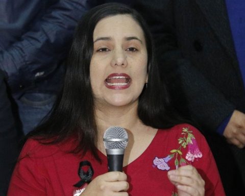 Verónika Mendoza: "We are going to support this Government as long as it plays fair"