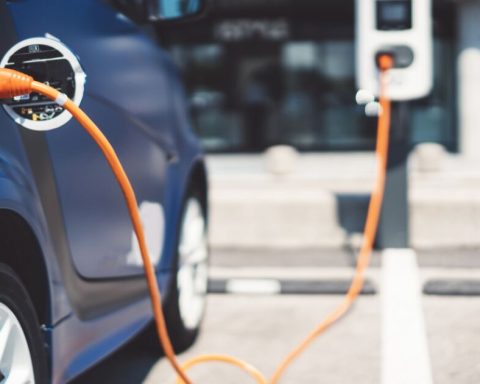 What can Mexico do if the US gives tax incentives to electric cars?