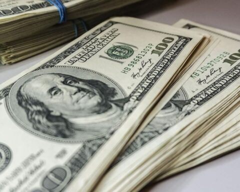 Dollar today: how much is the foreign currency trading for this Friday, January 28