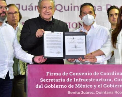 AMLO announces the purchase of 1,200 hectares to build the Tulum airport