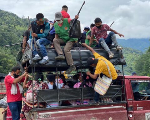 Almost 200 indigenous people displaced by fighting on the border with Venezuela