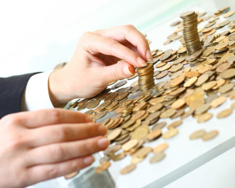 Almost four out of 10 Colombians still report that their finances have been affected by the pandemic