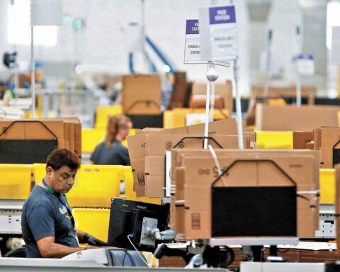 Amazon accused of anti-union practices in New York