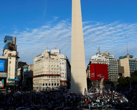 Argentine capital hit by blackout amid heat wave