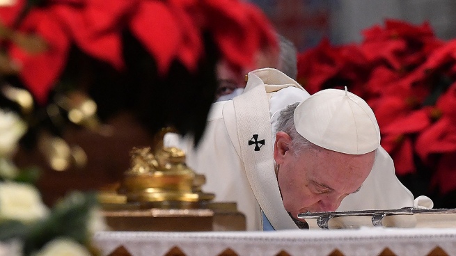 At his first mass of the year, Francis summoned "protect women"