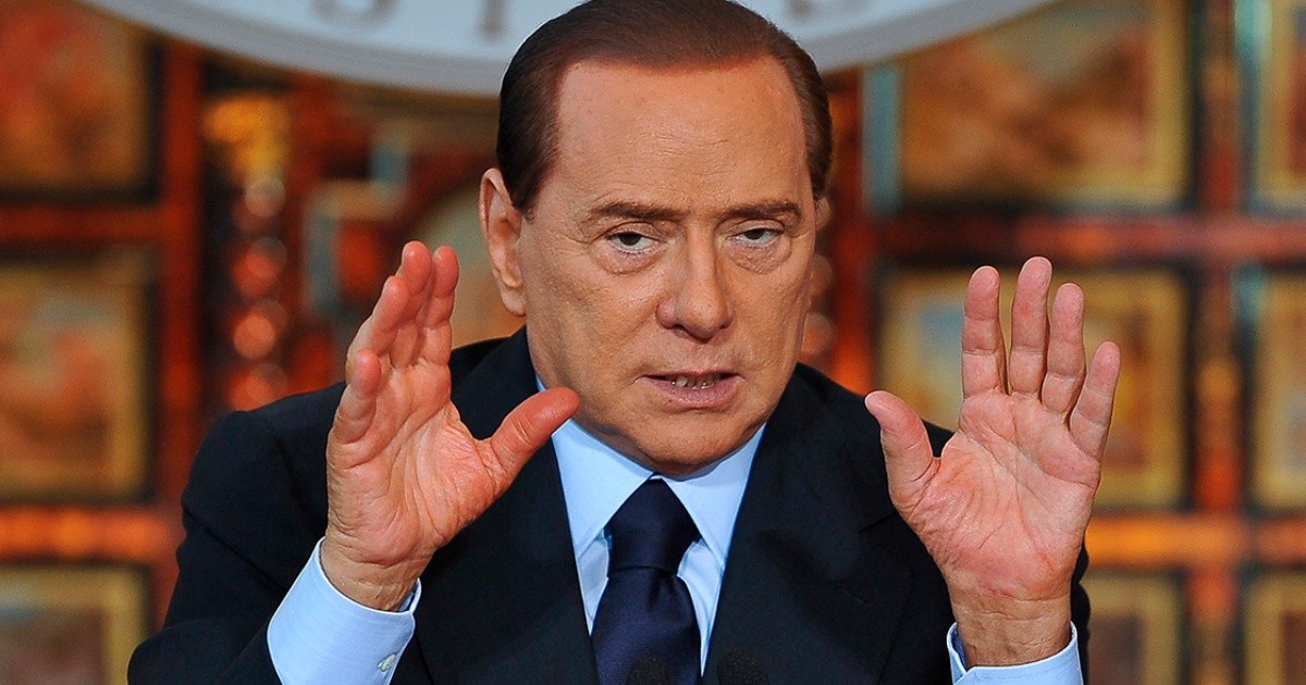 Berlusconi decides not to run for Italian presidency