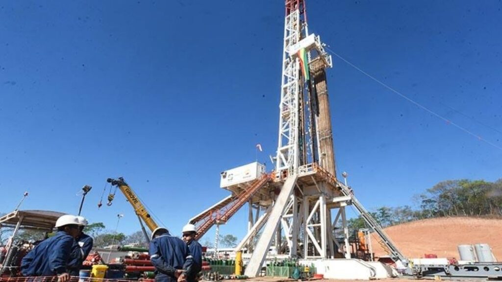 Bolivia fixes its gaze on three oil wells that start producing this year