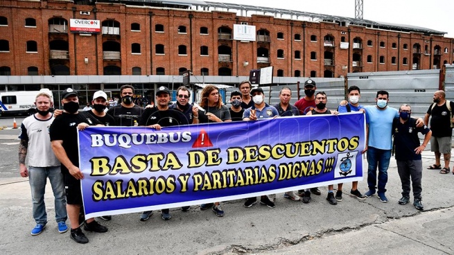 Buquebus maritime personnel protest at the terminal for union demands