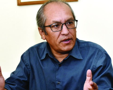 Camacho on Walter Chávez: «He is a normal adviser and is an enemy of MAS»