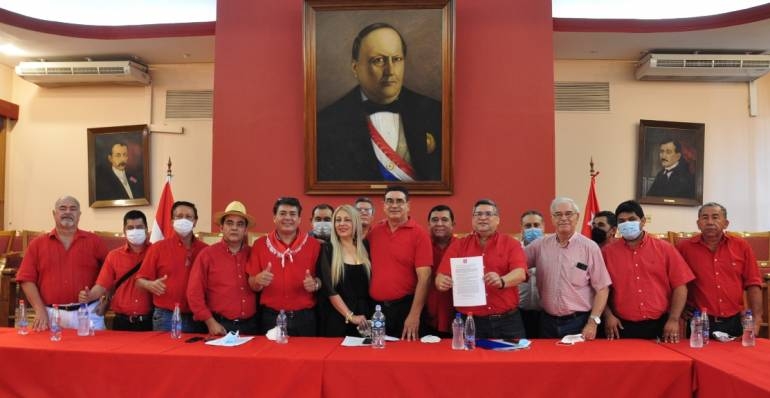 Colorados reject alliance with the opposition and support the Peña-Alliana duo