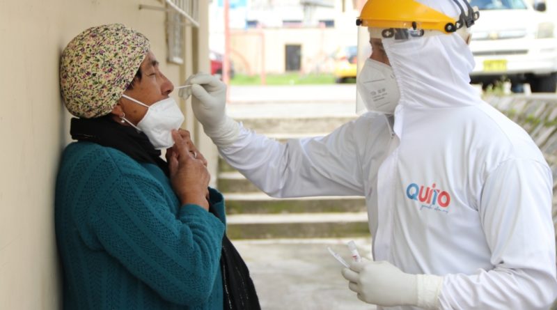 EQUIPO. Brigada de testeo del Municipio de Quito.