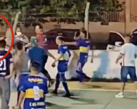 Embarrassment in Brazil: a referee attacks, draws a gun and points directly at several players