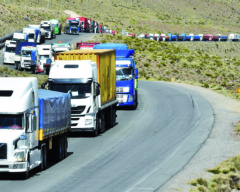 Exporters lose up to $300,000 a day for each truck stopped at the border with Chile