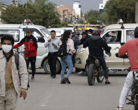 Federated transport blocks route to the west against the anti-vaccine blockade