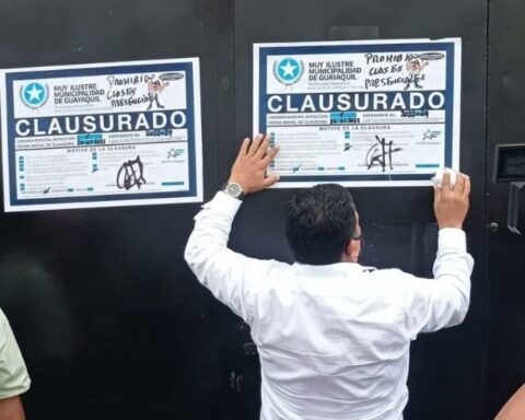 El Municipio de Guayaquil ha clausurado varias escuelas que han retomado clases presenciales.